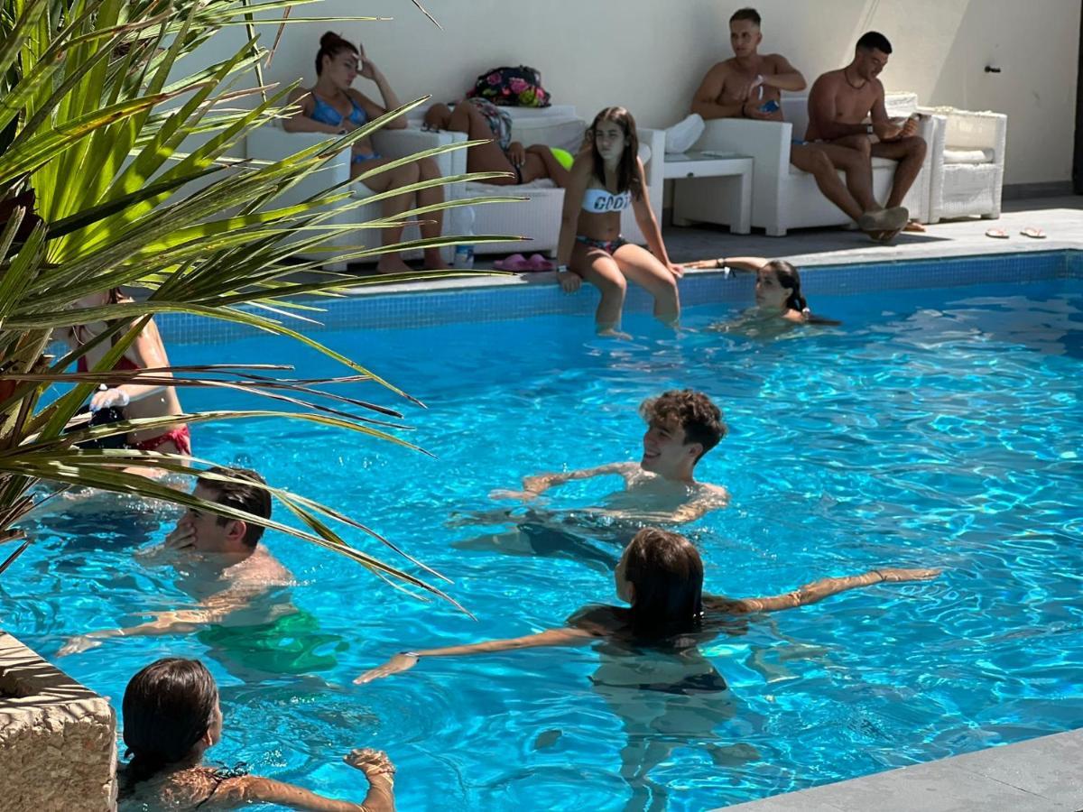 Apparthotel Ardea Riccione Dış mekan fotoğraf