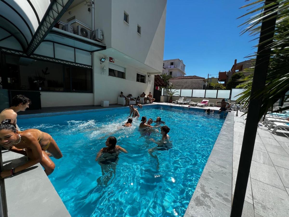 Apparthotel Ardea Riccione Dış mekan fotoğraf